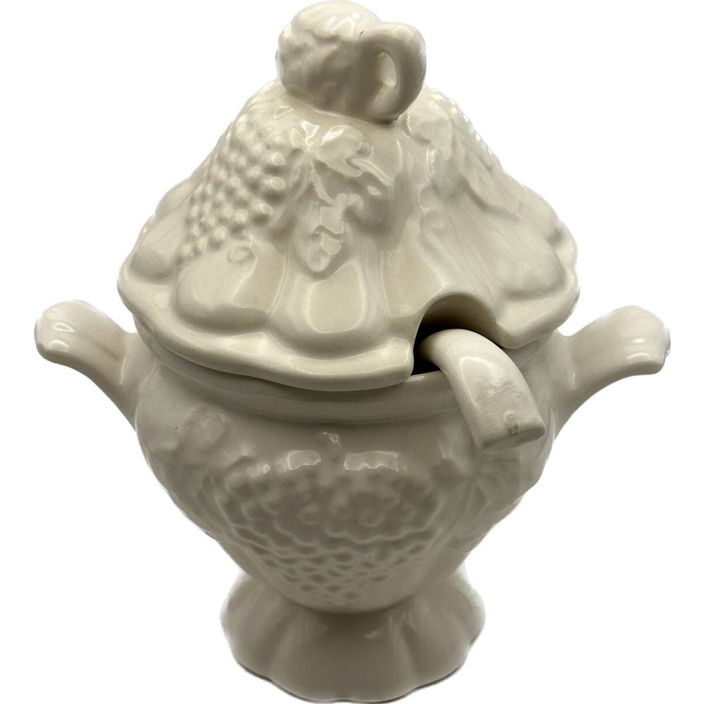 California USA Pottery 715 Grapevine Pattern Gravy Small Soup Tureen W/Ladle Lid